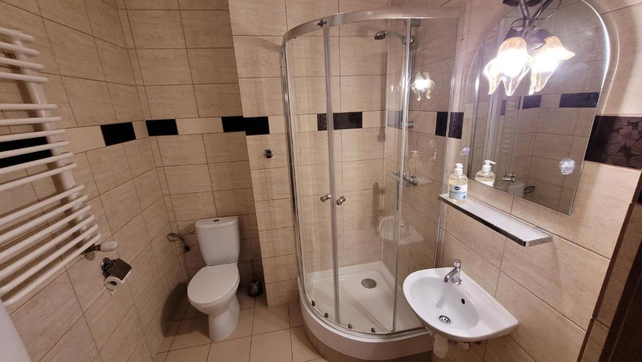 Zlota Roza Hotel Sedziszow Bagian luar foto