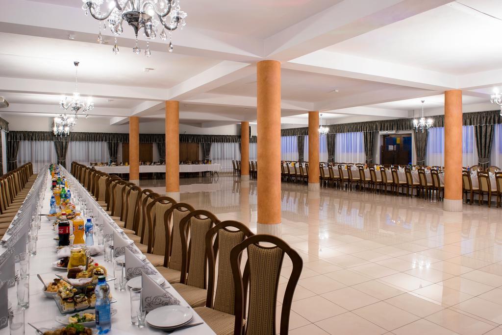 Zlota Roza Hotel Sedziszow Bagian luar foto