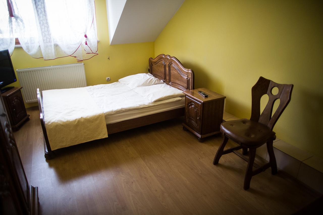 Zlota Roza Hotel Sedziszow Bagian luar foto
